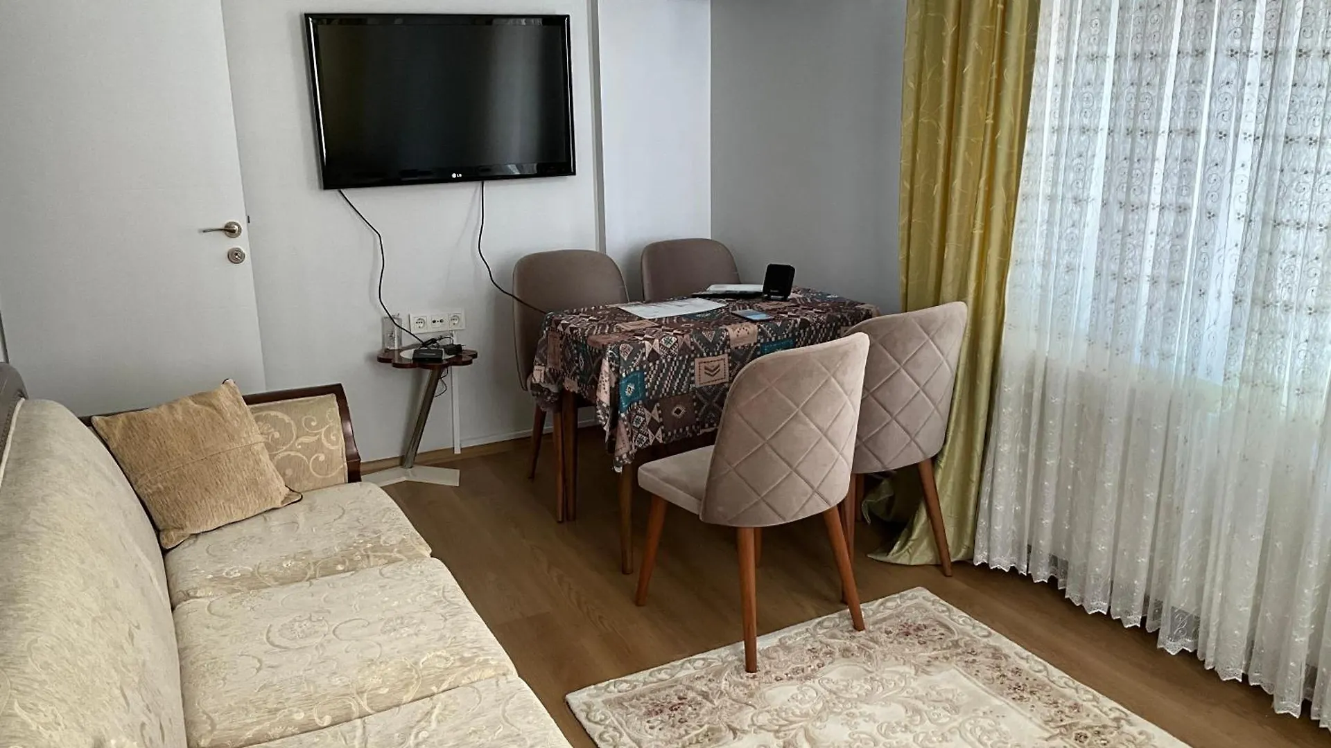 Three-Room Private Apartment In Beyoglu, Central Istanbul