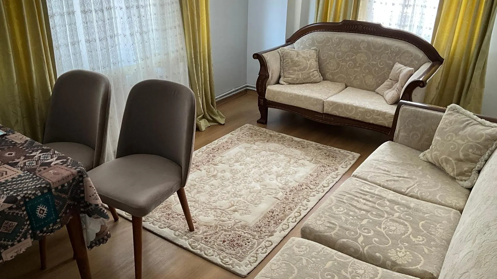Three-Room Private Apartment In Beyoglu, Central Istanbul